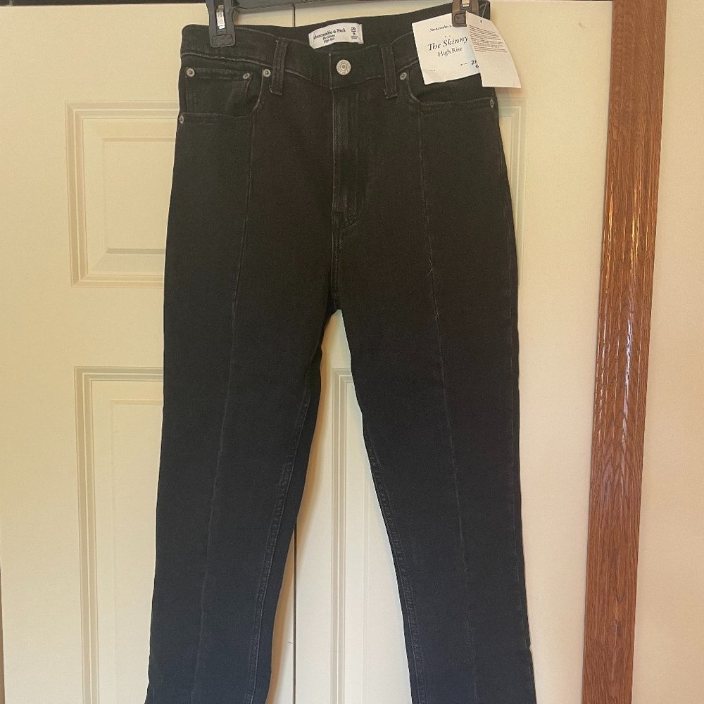 Abercrombie & Fitch Skinny High Rise- 28 L